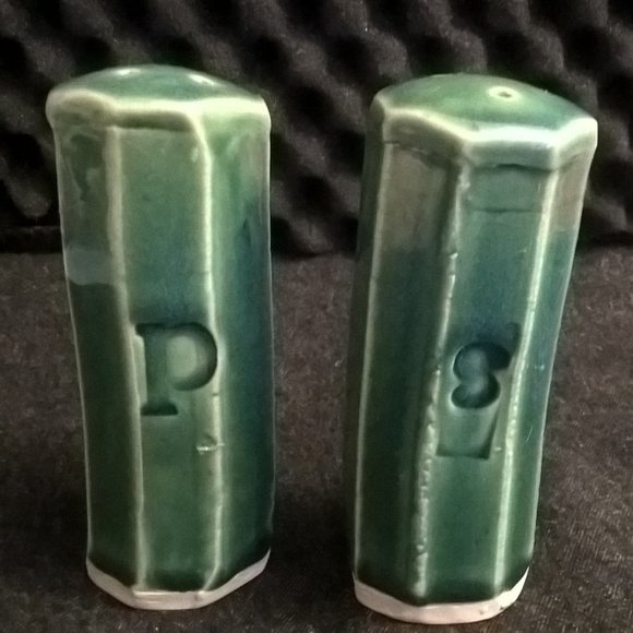 Vintage Cucumber Zucchini Salt And Pepper Shakers - Picture 2 of 10